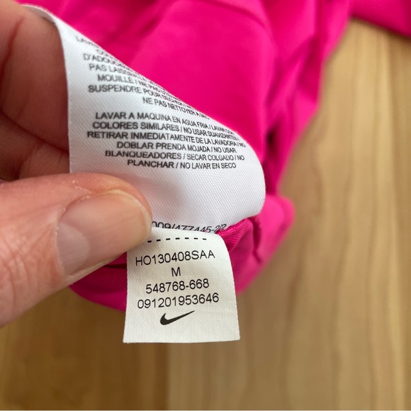 Nike Pro Bright Pink Fitted Long Sleeve Size Medium Thumb holes - Picture 6 of 6